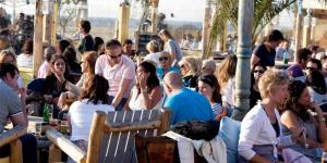 bedrijfsuitje scheveningen strandtent activiteiten bbq