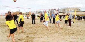 bedrijfsuitje scheveningen strandtent activiteiten  bbq