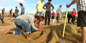 bedrijfsuitje scheveningen strandtent activiteiten  bbq